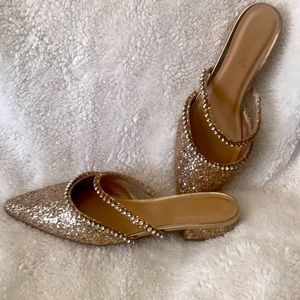 Shoe Dazzle Women’s Size 10 Golden Jeweled Flat